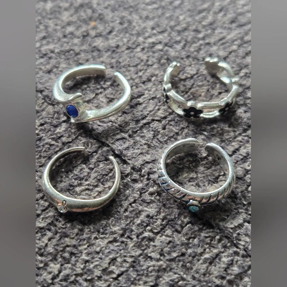 Toe Rings In Various Styles. - Picture 2 of 4